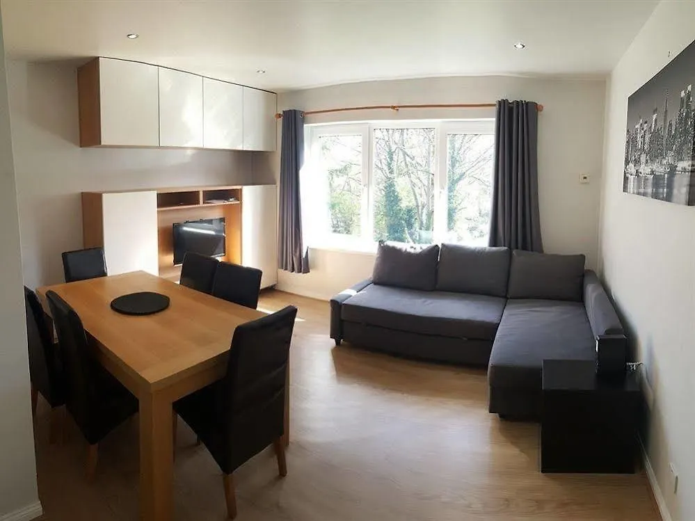 Stranmillis Court Apartment Belfast 0*,